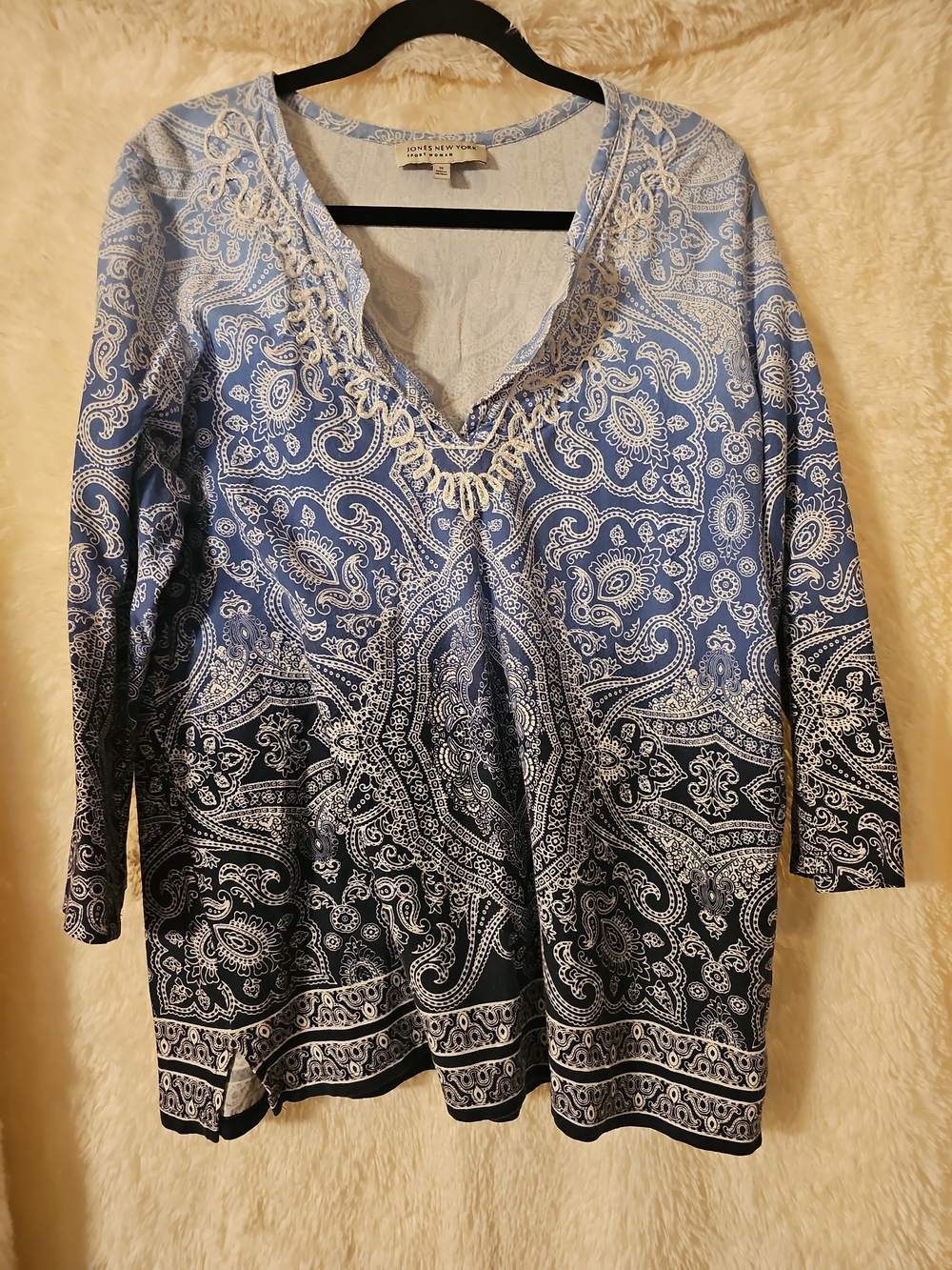 Jones New York Sport Blue Paisley V-Neck Women’s Top with Embroidered Trim
